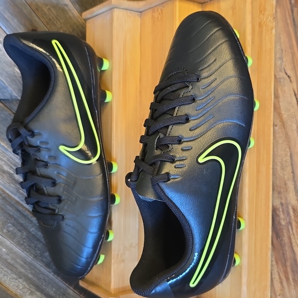 Nike Other - NIKE SPOT SHOES